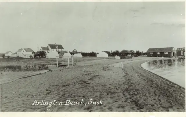 Arlington Beach shoreline with cottages and tents